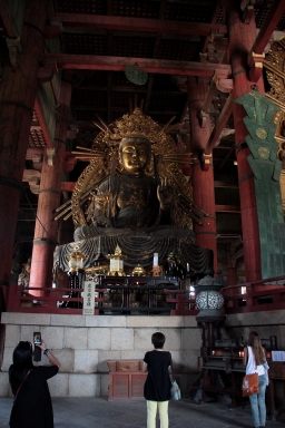 Interno del Tempio buddista di Tokyo